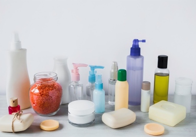 Using gentle surfactants for personal care like APG and amino acids in shampoo