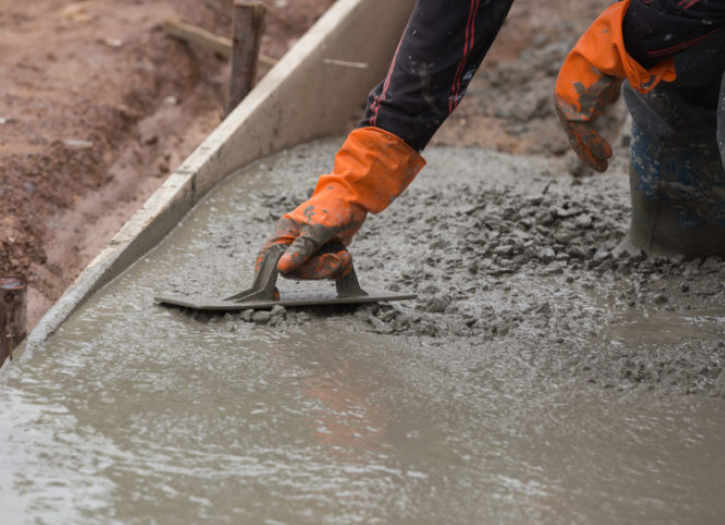 Surfactants and polyethers for concrete admixtures and building materials